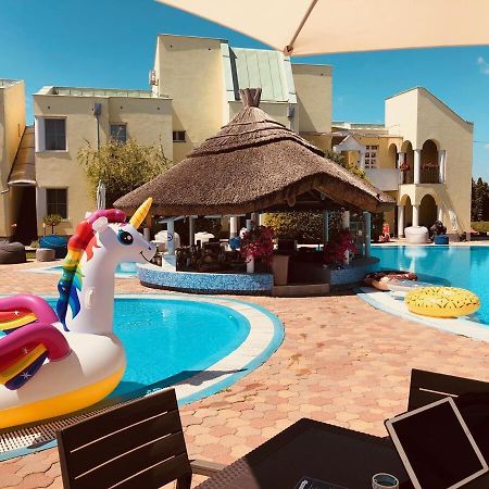 שיופוק Mediterran Apartman With Pool מראה חיצוני תמונה